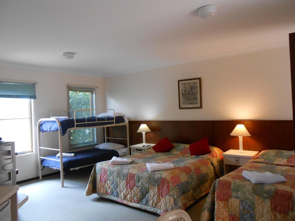 Augusta'S Georgiana Molloy Motel Екстер'єр фото