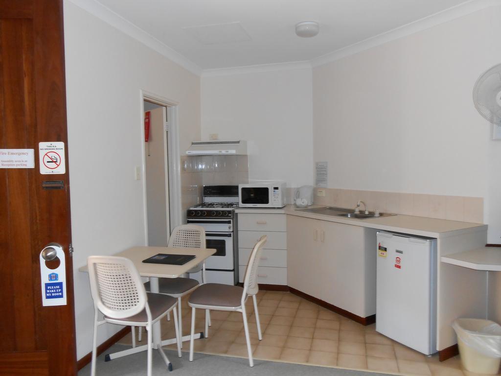 Augusta'S Georgiana Molloy Motel Екстер'єр фото