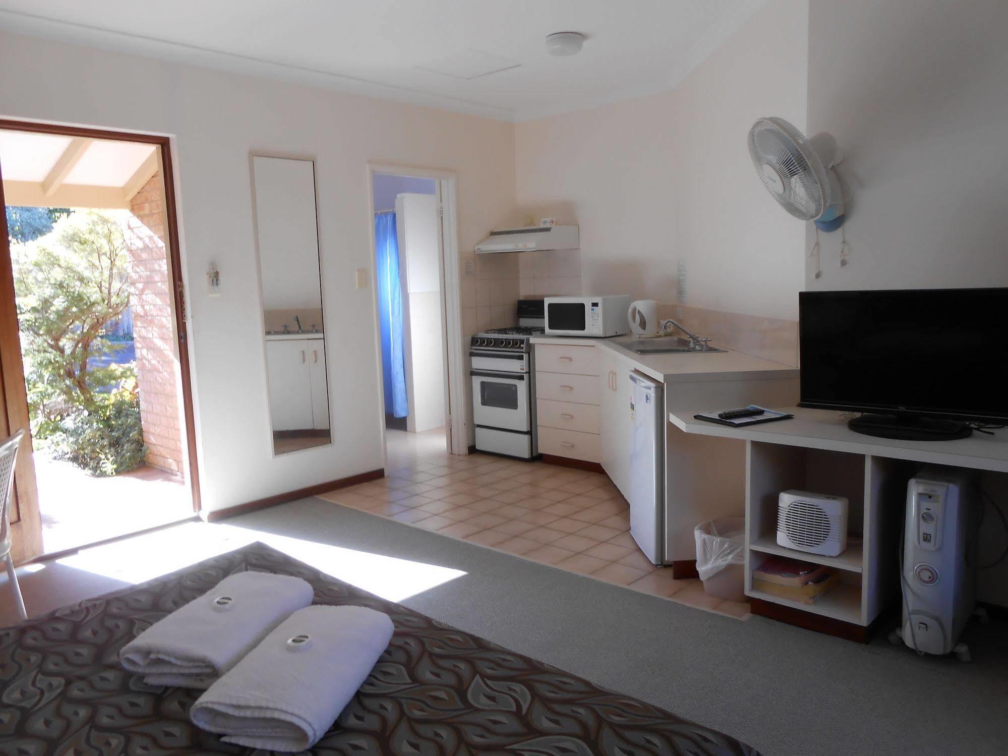 Augusta'S Georgiana Molloy Motel Екстер'єр фото