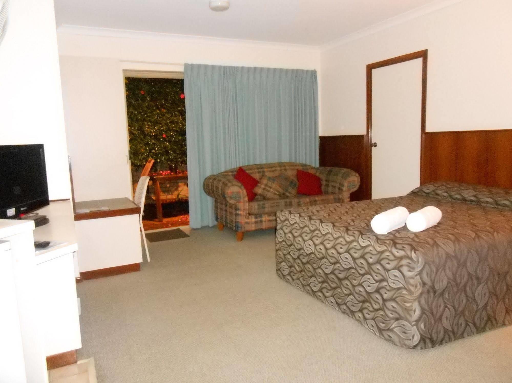 Augusta'S Georgiana Molloy Motel Екстер'єр фото
