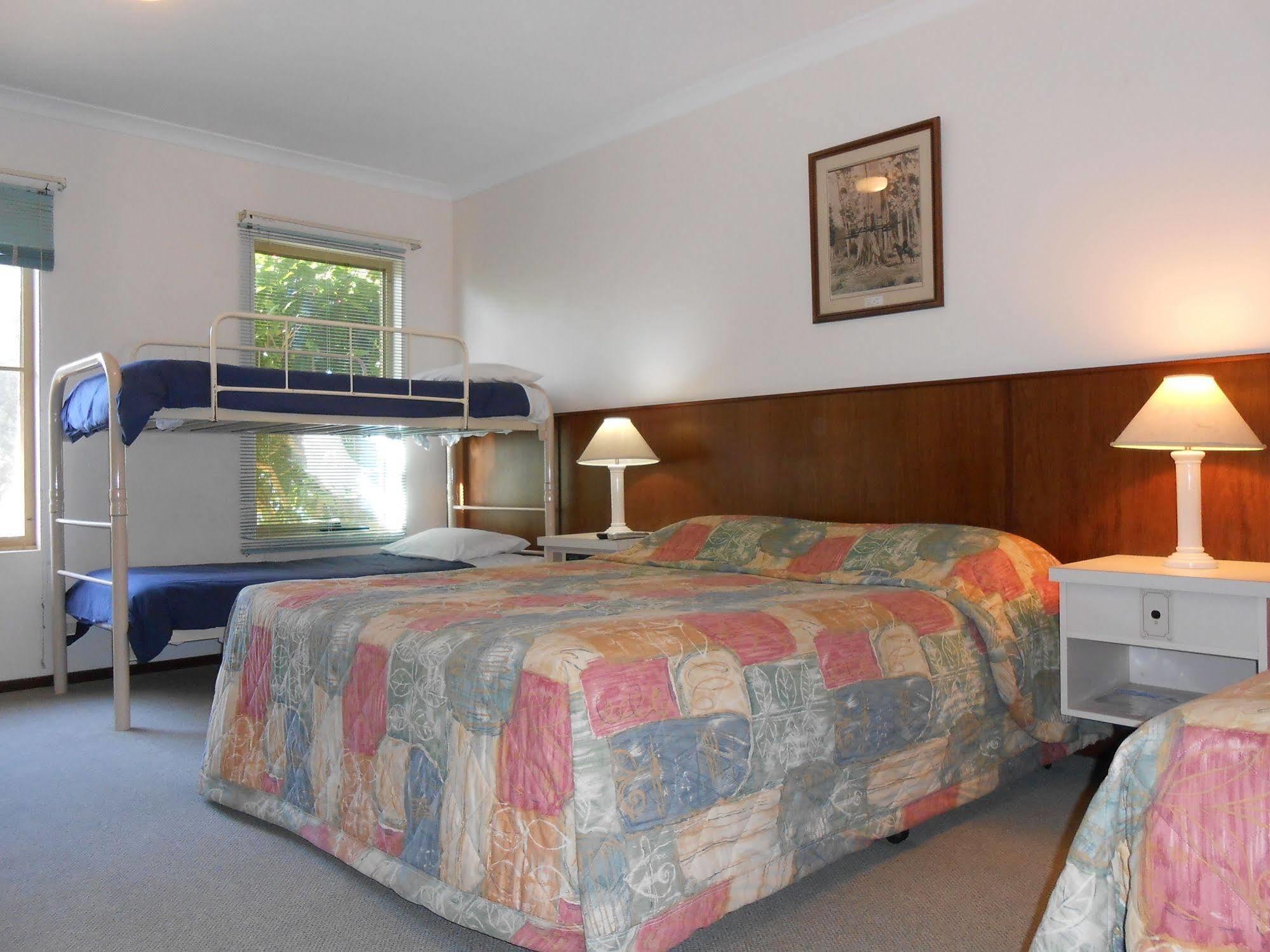 Augusta'S Georgiana Molloy Motel Екстер'єр фото